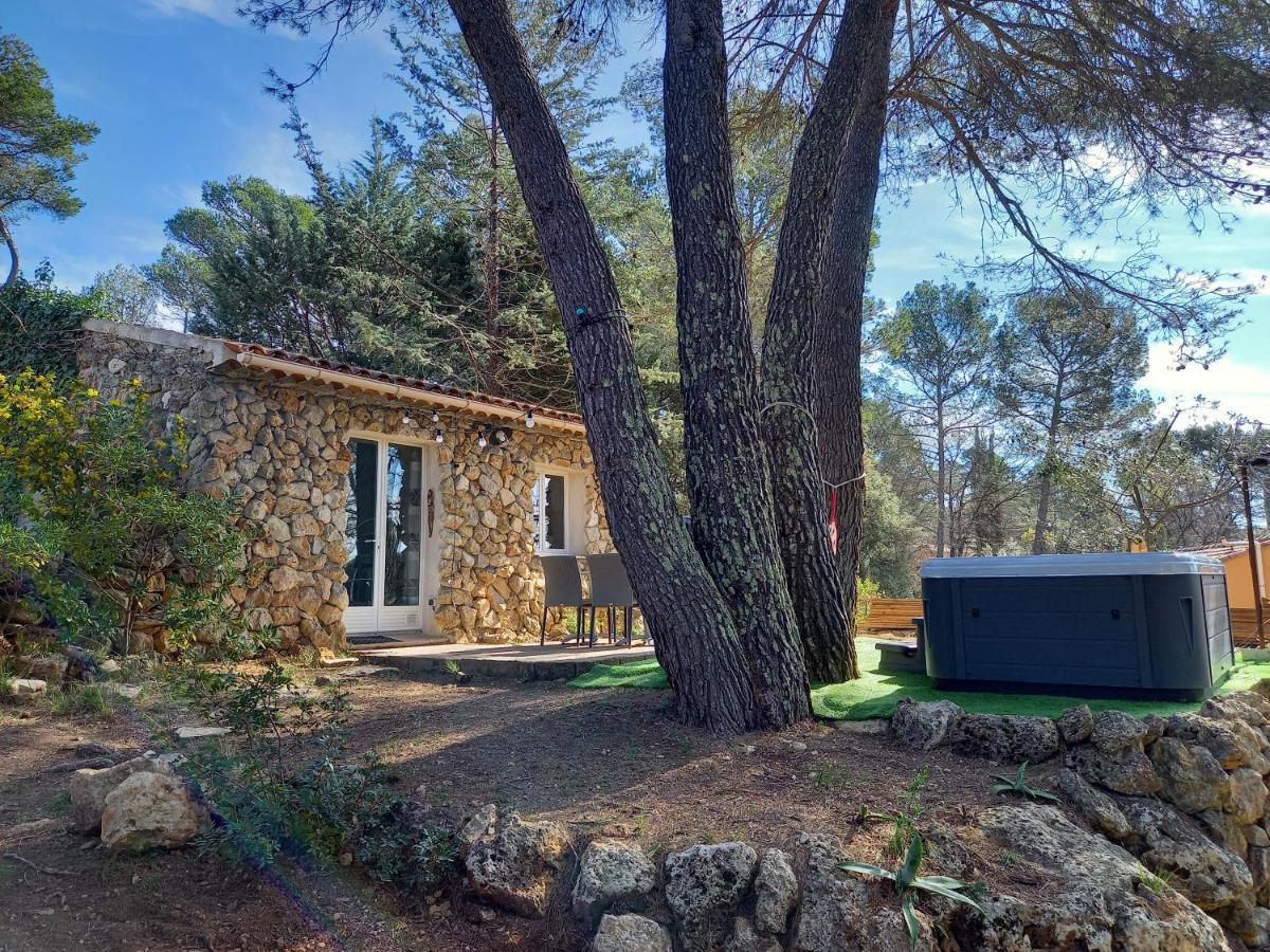 Saint-Antonin-du-Var Gite Avec Spa Jacuzzi Au Coeur De Provence Cote D'Azur מראה חיצוני תמונה